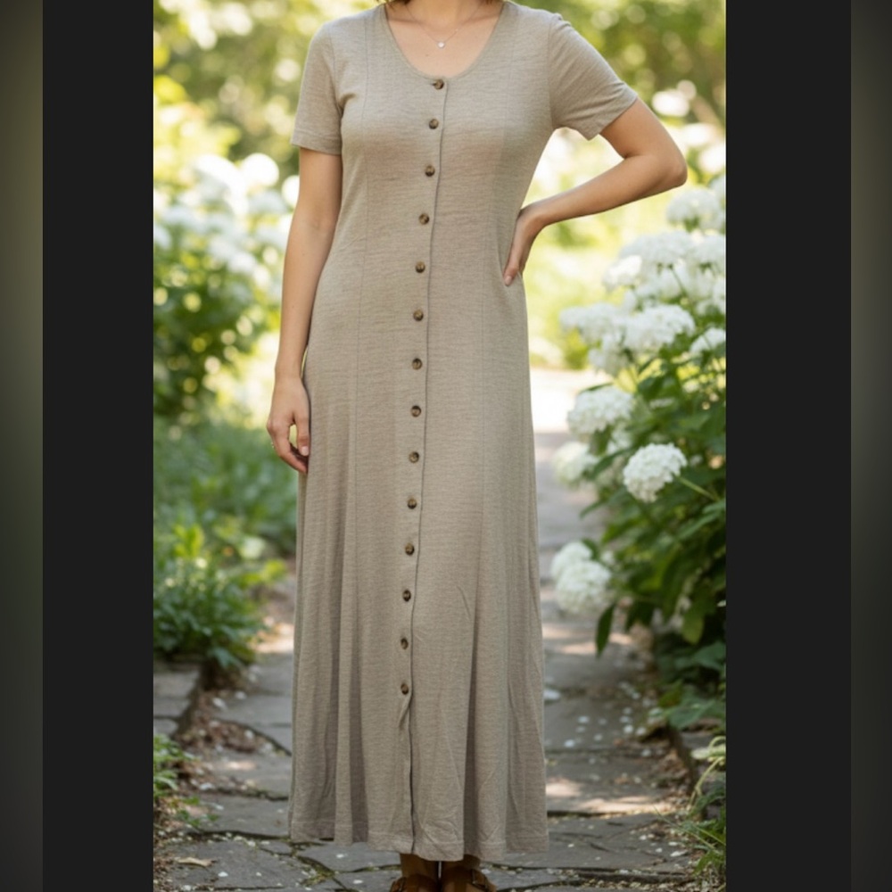 J. Peterman 100% linen made in Italy 🇮🇹 Taupe Button-Front Maxi Dress vintage